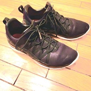 EUC black Jordan slide-in sneakers sz 6